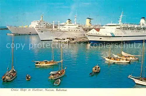 AK / Ansichtskarte Schiffe_Ships_Navires Cruise ships in Harbour Nassau Bahamas  