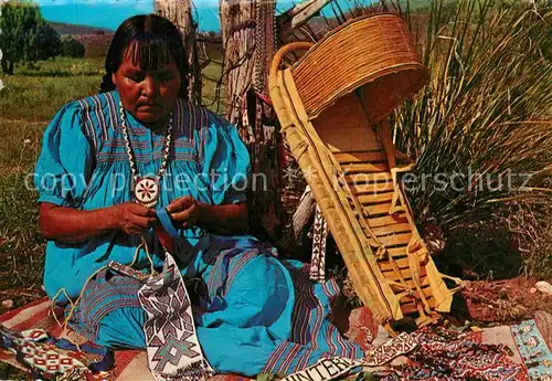 AK / Ansichtskarte Indianer_Native_American Apache Bead Maker  