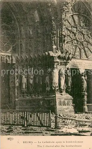 AK / Ansichtskarte Reims_Champagne_Ardenne La Cathedrale apres le bombardement Ruines Grande Guerre Truemmer 1. Weltkrieg Reims_Champagne_Ardenne