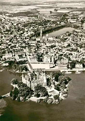 AK / Ansichtskarte Schwerin_Mecklenburg Fliegeraufnahme Schwerin_Mecklenburg