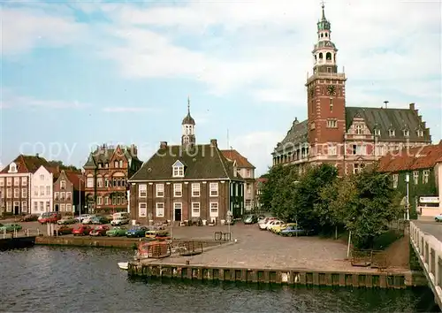 AK / Ansichtskarte Leer_Ostfriesland Am Hafen mit Rathaus Leer_Ostfriesland