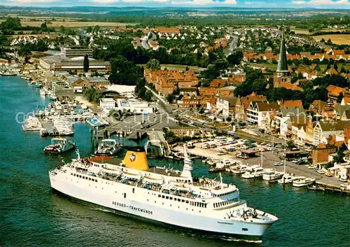 AK / Ansichtskarte Travemuende_Ostseebad Fliegeraufnahme mit MS Gedser Travemuende_Ostseebad