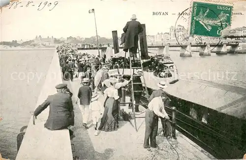 AK / Ansichtskarte Royan_Charente Maritime Arrivee du Bateau de Bordeaux Royan Charente Maritime