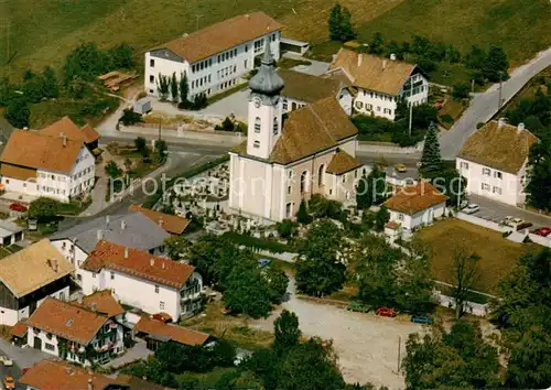 AK / Ansichtskarte Seehausen_Staffelsee Pfarrkirche St. Michael Pfarrhaus Schule Fliegeraufnahme Seehausen_Staffelsee