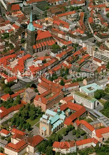 AK / Ansichtskarte Hildesheim Stadzentrum mit St Andreaskirche und Dom Fliegeraufnahme Hildesheim