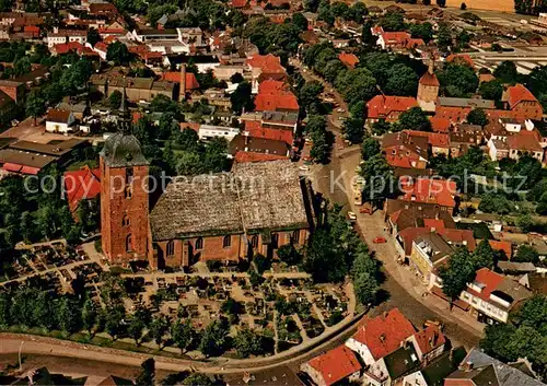 AK / Ansichtskarte Burg_Fehmarn Zentrum mit Kirche Fliegeraufnahme Burg Fehmarn