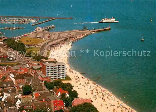 AK / Ansichtskarte Wyk_Foehr Nordseeheilbad Hafen Strand Fliegeraufnahme Foehr