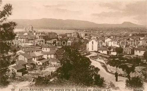 AK / Ansichtskarte Saint Raphael_Var Vue generale prise du Boulevard des Anglais Saint Raphael Var