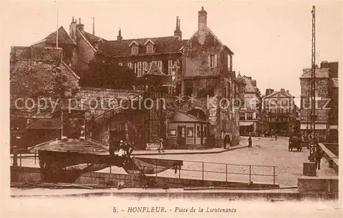 AK / Ansichtskarte Honfleur Place de la Lieutenance Honfleur