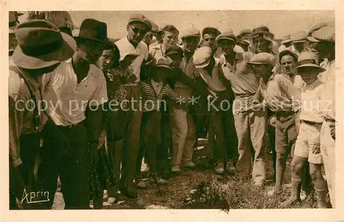 AK / Ansichtskarte Les_Saintes Maries de la Mer Scene de Ferrade Les