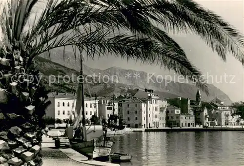AK / Ansichtskarte Makarska_Dalmatien Uferpromenade am Hafen Makarska Dalmatien