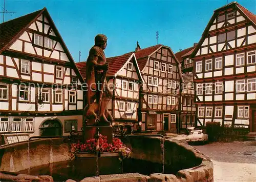 AK / Ansichtskarte Schlitz Marktplatz mit St Georgsbrunnen Schlitz