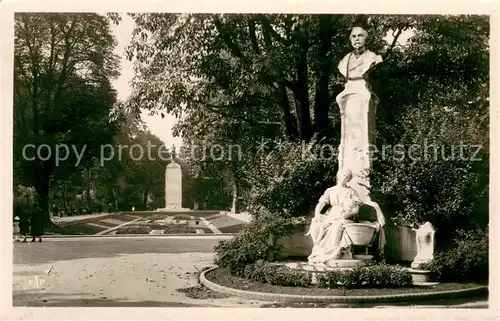 AK / Ansichtskarte Lille_Nord Le Monument Desrousseaux et au Petit Quinquin Lille_Nord