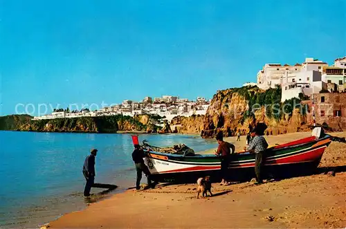 AK / Ansichtskarte Albufeira Fischer am Strand Albufeira