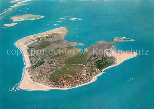 AK / Ansichtskarte Borkum_Nordseebad Nordseeinsel Fliegeraufnahme aus 4000 m Hoehe Borkum_Nordseebad
