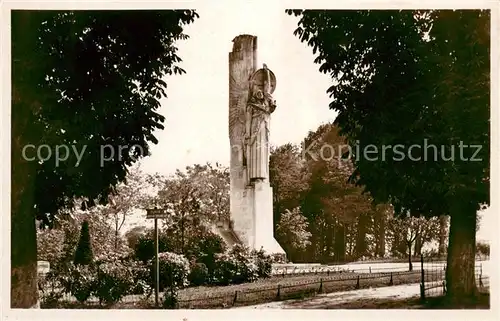 AK / Ansichtskarte Laon_Aisne Place Aristide Briand Laon_Aisne