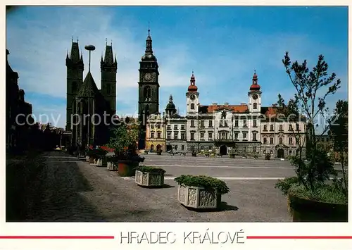 AK / Ansichtskarte Hradec_Kralove_Kralovehradecko Stare mesto Velke namesti radnice Bila vez a kostel sv Duche 