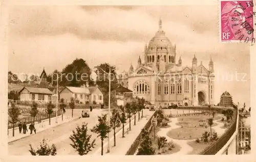 AK / Ansichtskarte Lisieux Avenue de la Basilique et la Basilique Lisieux