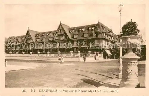 AK / Ansichtskarte Deauville Vue sur le Normandy Deauville