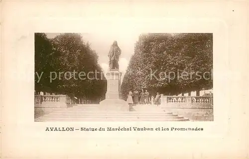 AK / Ansichtskarte Avallon Statue du Marechal Vauban et les Promenades Monument Avallon