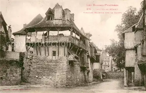 AK / Ansichtskarte Salies de Bearn Vieilles Maisons sur le Saleys Salies de Bearn