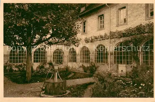 AK / Ansichtskarte Paray le Monial Monastere de la Visitation Puits Paray le Monial