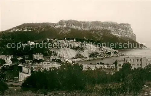 AK / Ansichtskarte Cassis Cap Canaille et le chateau Cassis