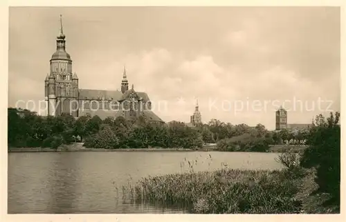 AK / Ansichtskarte Stralsund_Mecklenburg_Vorpommern Partie am Frankenteich Kirchen Stralsund_Mecklenburg