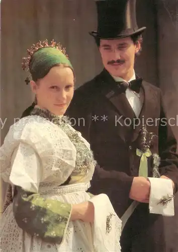 AK / Ansichtskarte Hochzeit Sorbisches Brautpaar Hoyerswerda 