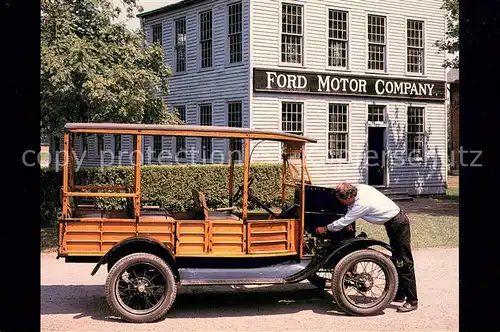 AK / Ansichtskarte Autos Ford Motor Company Mack Avenue Ford Plant  