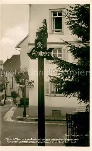 AK / Ansichtskarte Lenzkirch Originelle Wegweiser Holzschnitzerei Lenzkirch