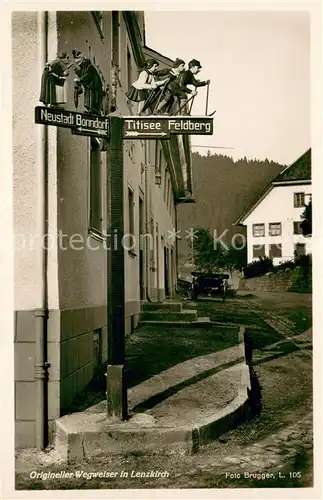 AK / Ansichtskarte Lenzkirch Origineller holzgeschnitzter Wegweiser Lenzkirch