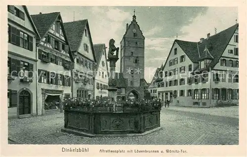 AK / Ansichtskarte Dinkelsbuehl Altrathausplatz mit Loewenbrunnen und Woernitztor Dinkelsbuehl