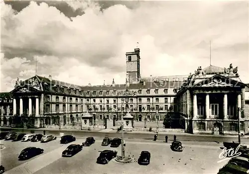 AK / Ansichtskarte Dijon_Cote_d_Or Place dArmes et Palais des Ducs de Bourgogne Dijon_Cote_d_Or