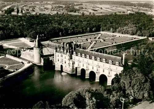 AK / Ansichtskarte Chenonceaux_Indre_et_Loire Vue aerienne Le Chateau et ses Jardins Chenonceaux_Indre