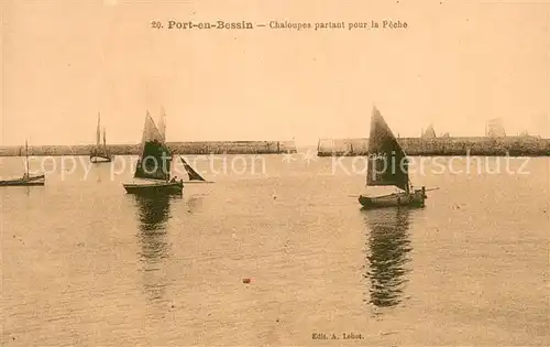 AK / Ansichtskarte Port en Bessin Chaloupes partant pour la Peche Port en Bessin