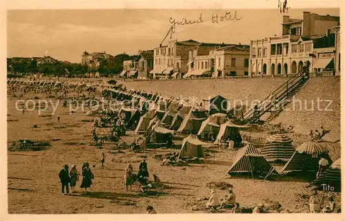 AK / Ansichtskarte Pontaillac La Plage et Facade de Verthamon Maree basse Pontaillac