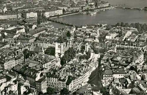 AK / Ansichtskarte Geneve_GE Le Bourg de Four la Cathedrale de St Pierre et la Ville Geneve_GE