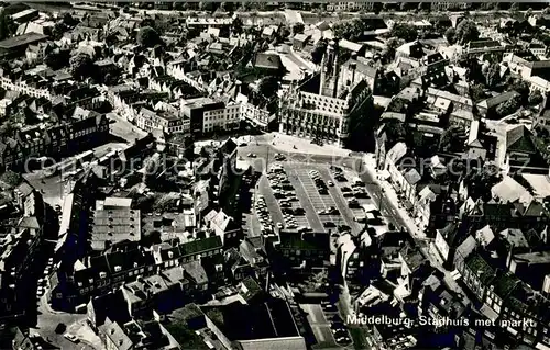 AK / Ansichtskarte Middelburg Zuid Stadhuis met markt Fliegeraufnahme 