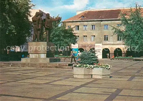 AK / Ansichtskarte Lodz Pomnik Juliana Marchlewskiego na Rynku Staromiejskim  Lodz