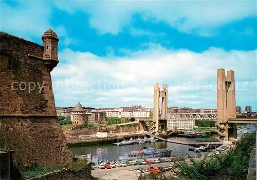 AK / Ansichtskarte Brest_Finistere Le pont de Recouvrance sur la Penfeld Brest_Finistere