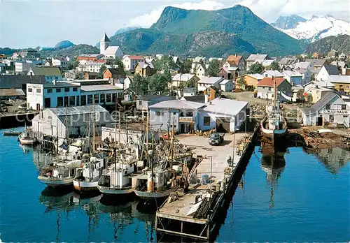 AK / Ansichtskarte Svolvær Hafen Panorama Svolvær