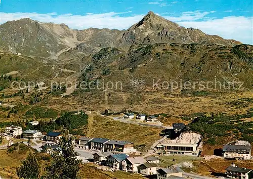 AK / Ansichtskarte Obertauern Radstaedter Tauernpass mit Seekarspitze Neues Hallenbad Obertauern