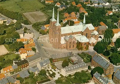 AK / Ansichtskarte Roskilde Domkirken Fliegeraufnahme Roskilde