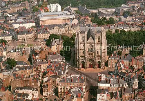 AK / Ansichtskarte Nantes_Loire_Atlantique La Cathedrale la Colonne Louis XVI et la place de lOratoire Vue aerienne Nantes_Loire_Atlantique