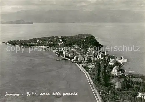 AK / Ansichtskarte Sirmione_Lago_di_Garda Fliegeraufnahme Penisola Sirmione_Lago_di_Garda