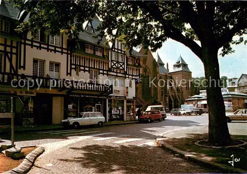 AK / Ansichtskarte Saint Brieuc_Cotes d_Armor Maisons a colombages de la place de la Grille Au fond la cathedrale Saint Brieuc_Cotes d