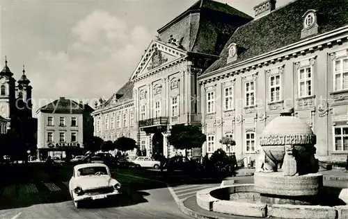 AK / Ansichtskarte Szekesfehervar Freiheitsplatz Bischofpalast Szekesfehervar