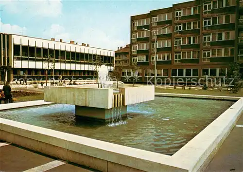 AK / Ansichtskarte Szombathely Megyei Koenyvtar Komitatsbibliothek Brunnen Szombathely