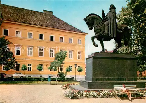 AK / Ansichtskarte Szekesfehervar Istvan ter Istvan kiraly szobraval Szekesfehervar